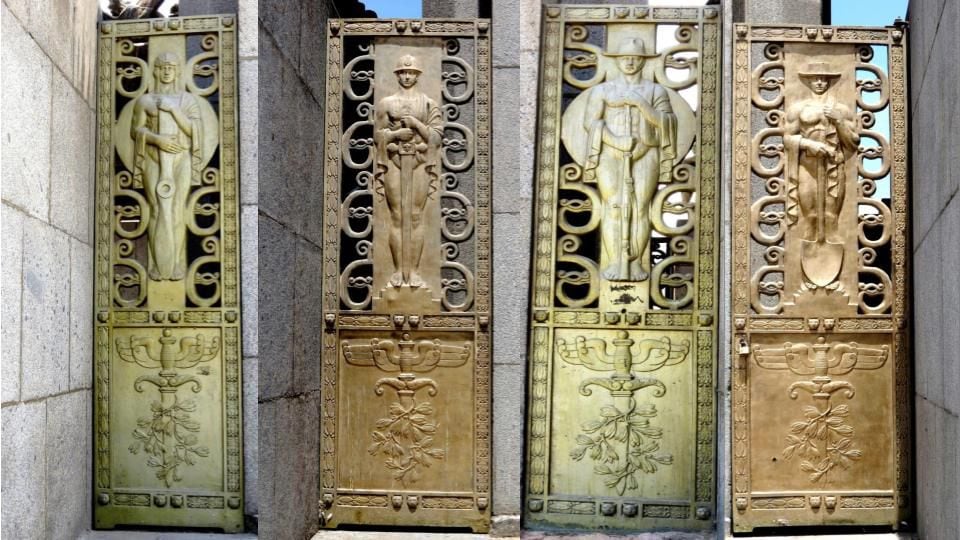 Jesús María: municipio denuncia desaparición de puertas bronce de monumento ubicado en el Campo de Marte