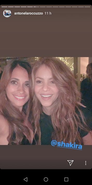 Antonela Roccuzzo y Shakira en la fiesta del Barcelona. (Foto: Instagram)